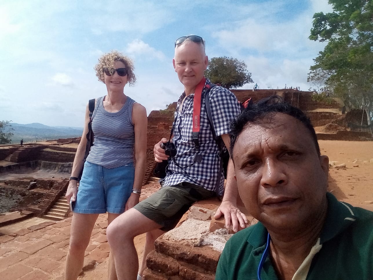 Approach with visitors 3